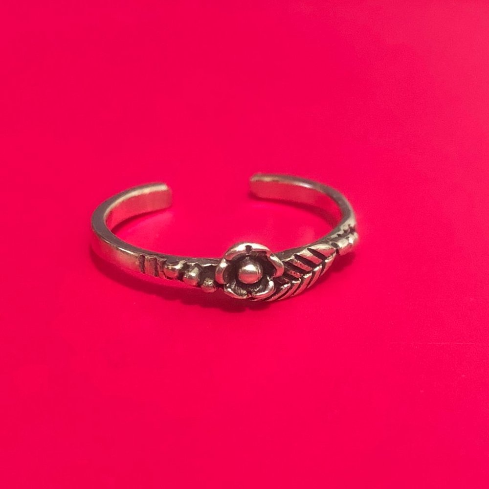 Sterling Silver Rose Leaf Toe Ring Or Finger Ring - image 1
